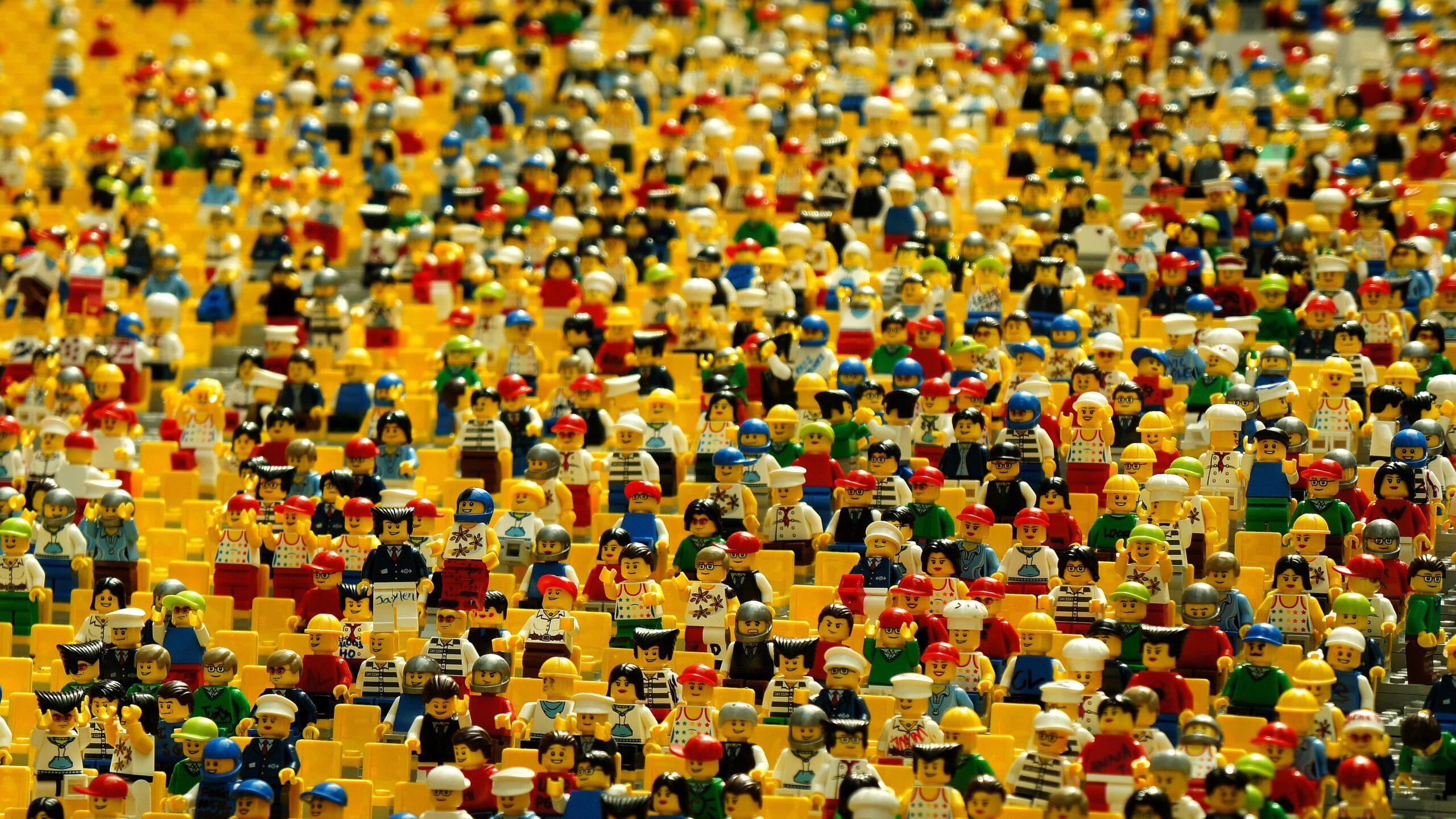 Sokféle LEGO minifigura együtt